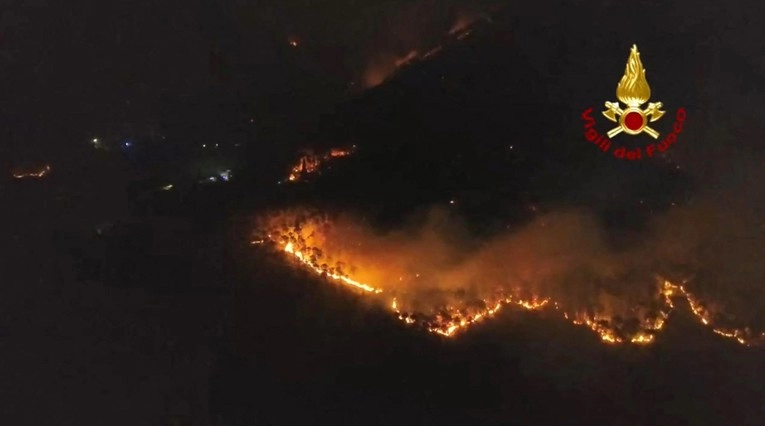 Veliki požar u Toskani: Evakuirano 3000 ljudi, vatra se i dalje širi